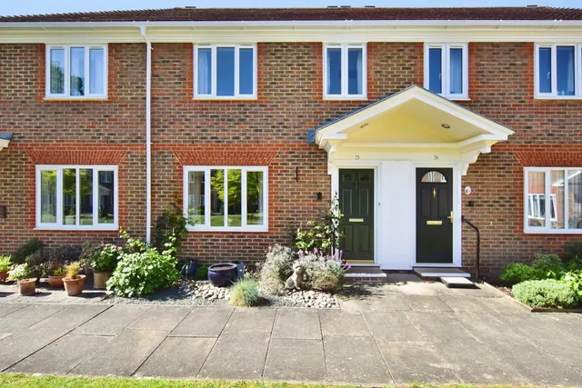Nevill Court, West Malling, photo 1