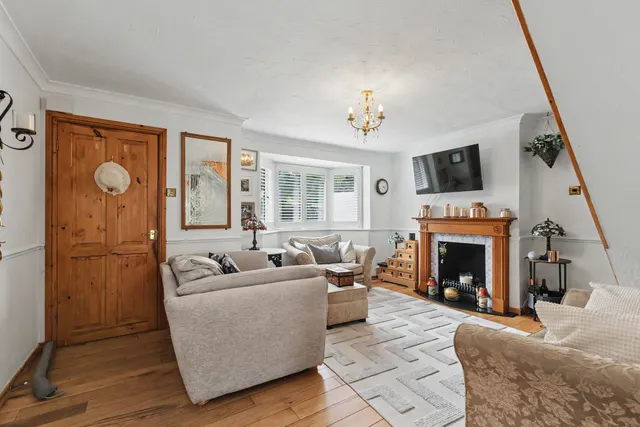 Photo 2 — Hawthorne Close, Drakes Broughton, WR10