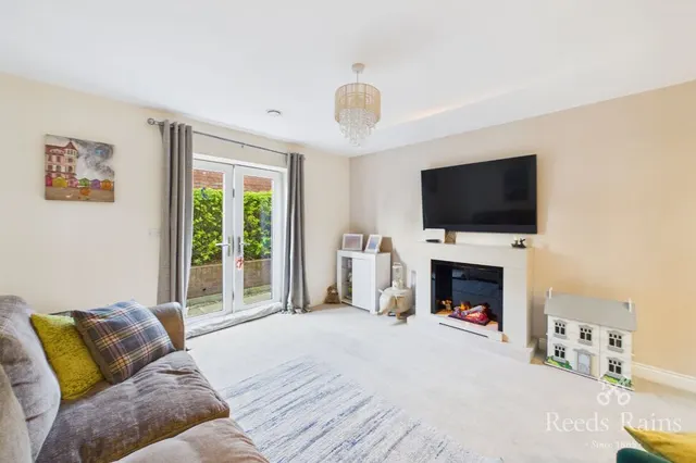 Kingsway Gardens, Ossett, WF5, photo 3