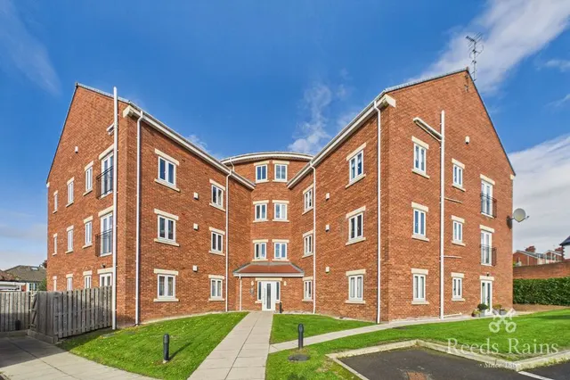Kingsway Gardens, Ossett, WF5, photo 1