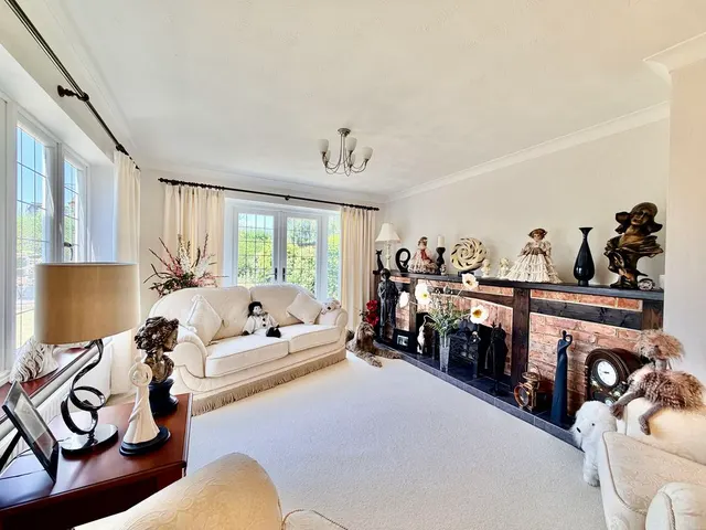 Tower Close, Flackwell Heath, HP10, photo 2