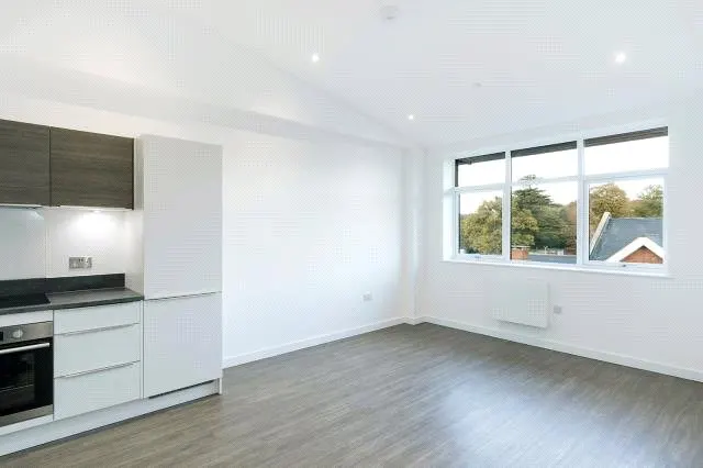 Knoll Road, GU15, photo 3