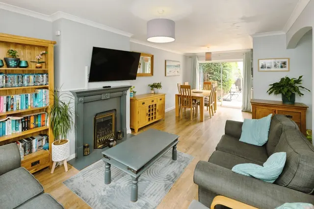 Llwyn Derw, Mynydd Isa, CH7, photo 3