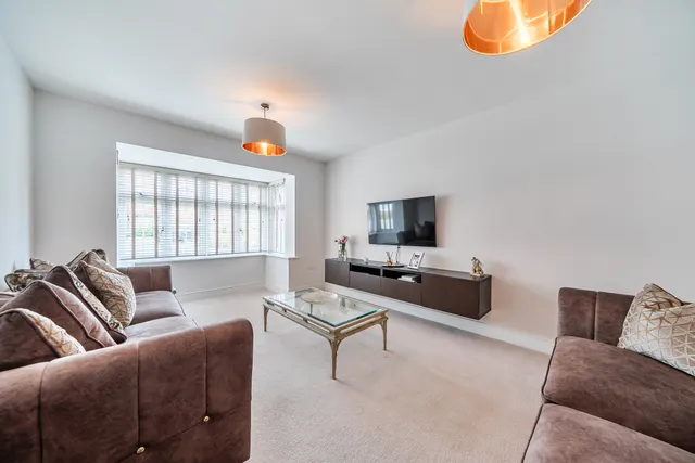 Tilney Drive, Horsham, RH12, photo 2