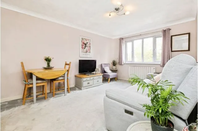 Marwell Close, Romford, RM1, photo 1