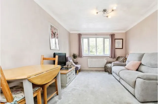Marwell Close, Romford, RM1, photo 2