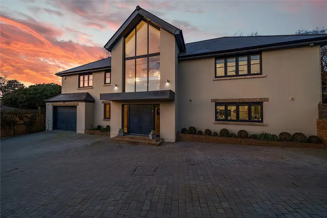 Hill Brow, Kent, BR1, photo 1