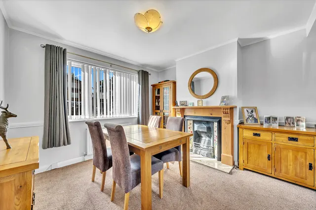 Larchwood Close, Romford, RM5, photo 3