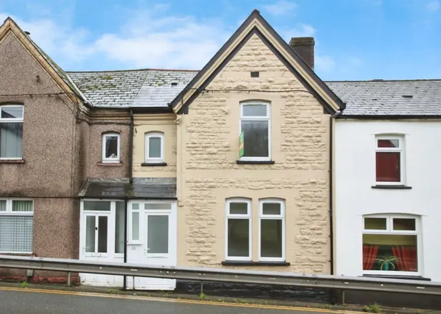 Cefn Road, Newport, NP10, photo 1