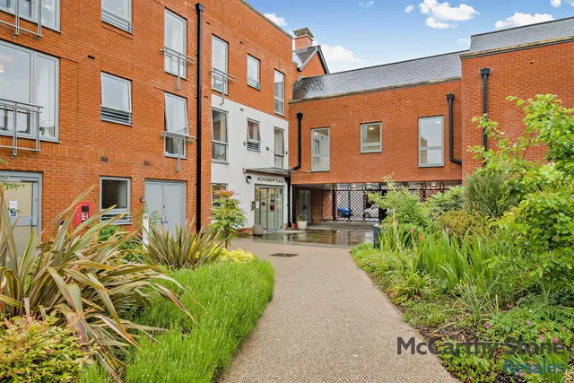 Endless Street, Salisbury, SP1, photo 1