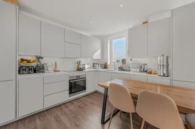Pier Road, London, E16, photo 3