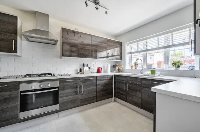 Photo 3 — Sovereign Gardens, Ash Vale, Surrey, GU12 5FB