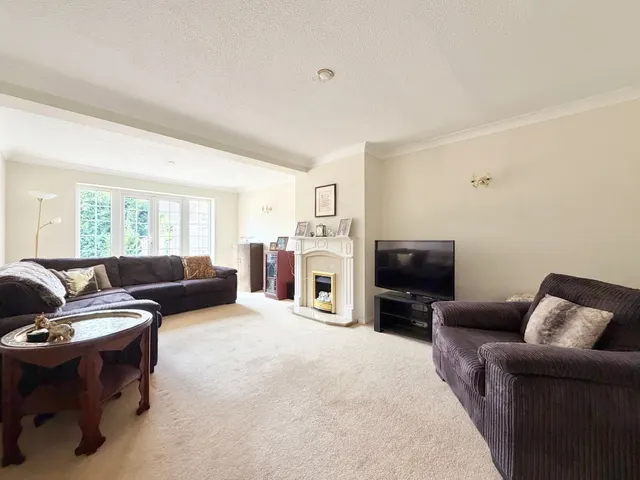 Grove Gardens, Tring, photo 2