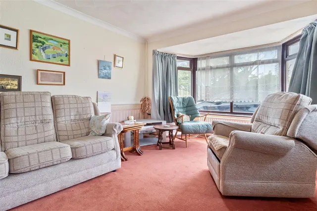 Photo 3 — Midhurst Close, Ferring, Worthing