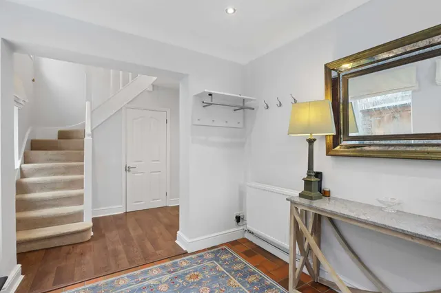 Heath Ridge Green, Cobham, KT11, photo 3