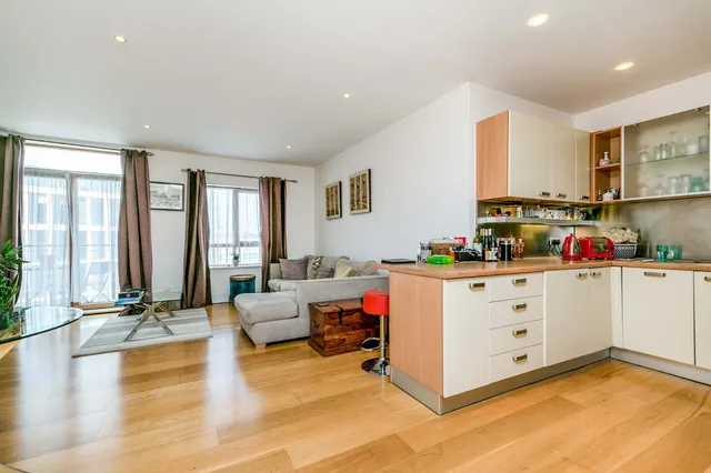 Epsom Road, Guildford, GU1, photo 2