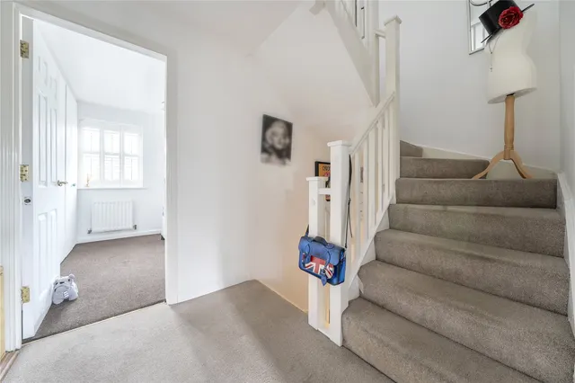 Photo 2 — Warwick Way, Dartford, DA1