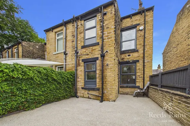 Abbey Walk, Halifax, West Yorkshire, HX3, photo 1
