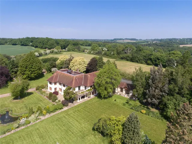 7 bedroom house — The Grange, Amersham Road, Beaconsfield, Buckinghamshire, HP9 2UG