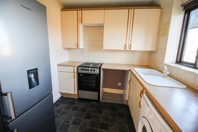 Aynsley Gardens, Church Langley, CM17, photo 3
