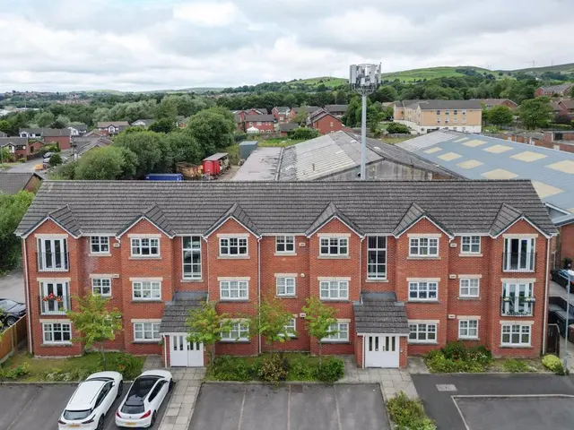 Turnpike Close, Rochdale OL12 6HG, photo 1