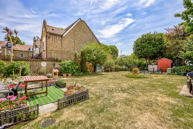 Photo 2 — Heathfield Road, Earlsfield, London, SW18
