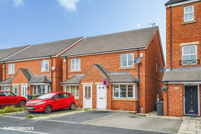 St. Mathew Way, Leeds, LS14, photo 1