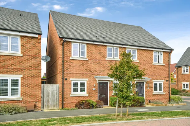 Raven Way, Shrivenham, SN6, photo 1