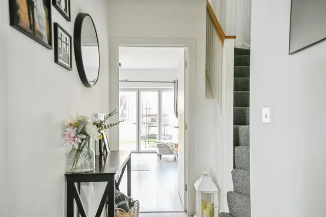 Raven Way, Shrivenham, SN6, photo 2
