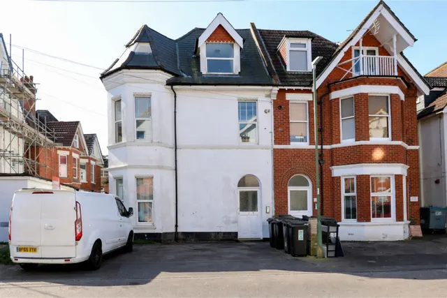St Johns Road, Bournemouth, photo 1