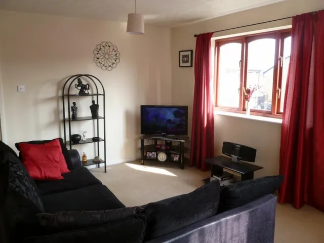 Hadrians Court, Fletton, PE2, photo 3