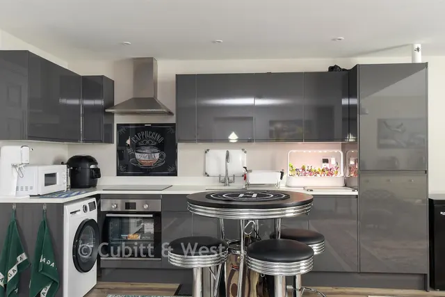 Ansell Road, Dorking, RH4, photo 3