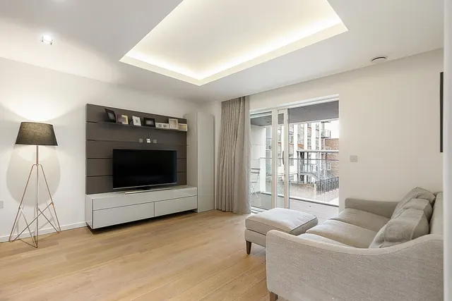 Farm Lane, London, SW6, photo 2