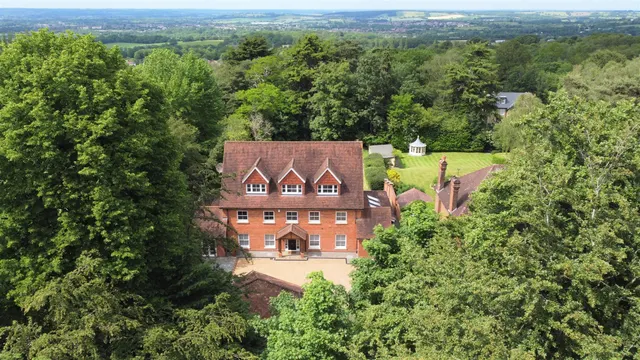 Photo 3 — Torwood House, High Beech, Loughton
