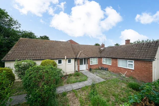 Middle Road, Aylesbury, photo 1