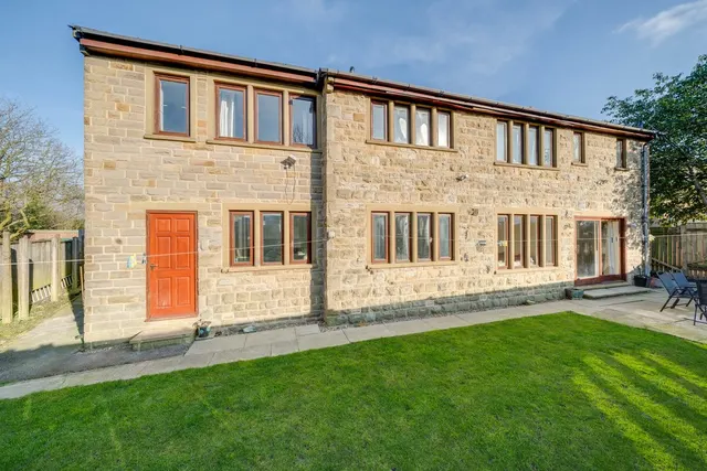 Cross Lane, Birkenshaw, BD11, photo 2