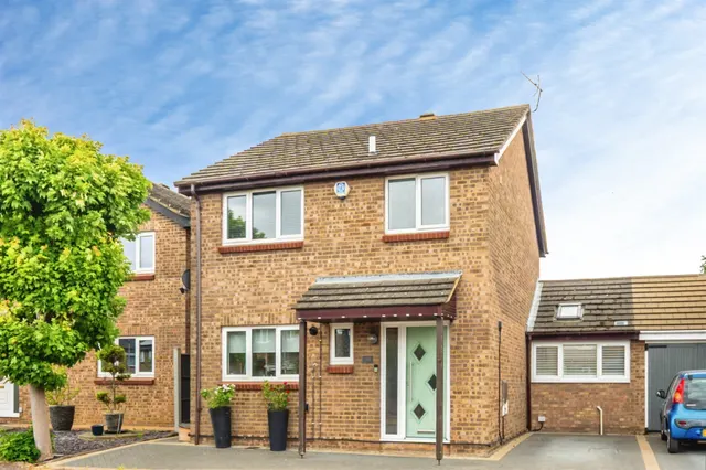 Westrope Way, Bedford, photo 1