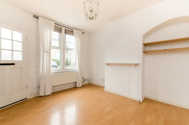 Photo 2 — 76 Coteford Street, London