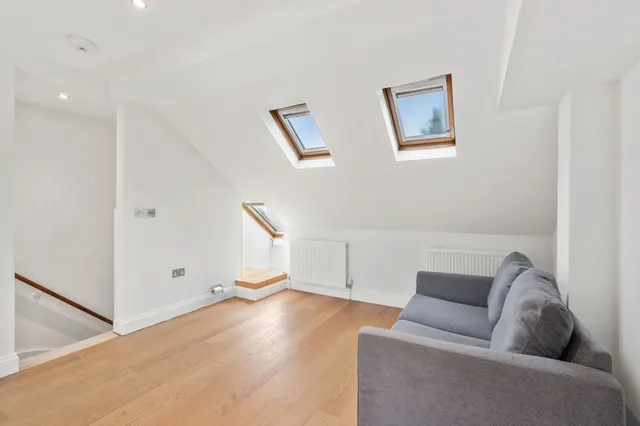Gore Road, London, SW20, photo 1