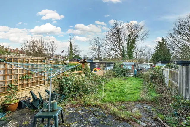 Photo 3 — Merlin Grove, BR3