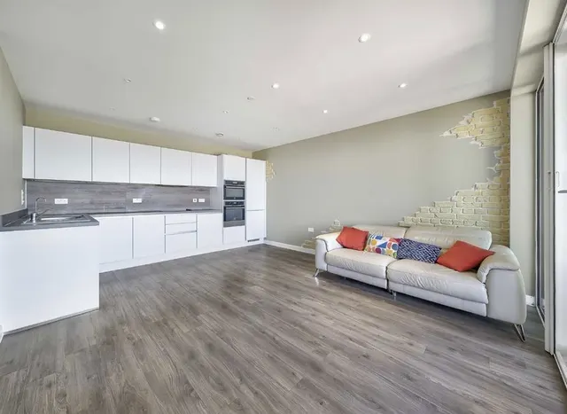 Photo 2 — Moorhen Drive, Hendon, NW9