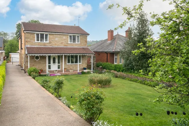 Photo 2 — Bradford Road, Birstall WF17 9JB