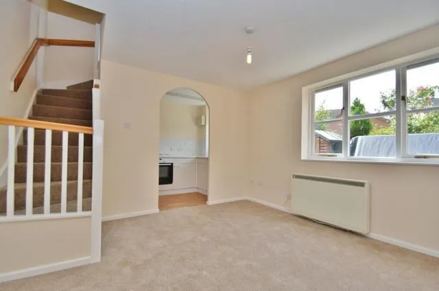 St. Hughs Rise, Didcot, OX11, photo 2