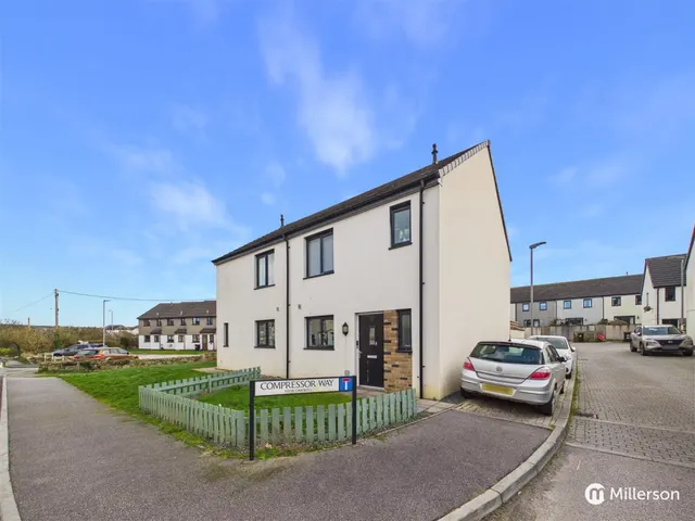 Dolcoath Avenue, Camborne, TR14, photo 1