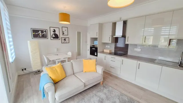 Thornbury Road, Isleworth, photo 2