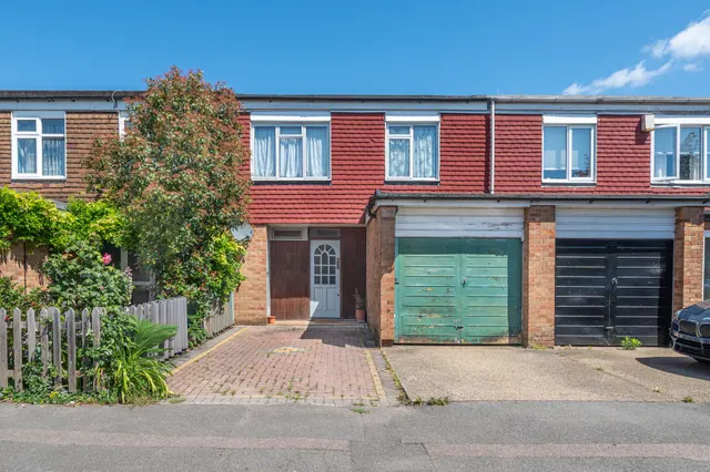 9 Rowan Avenue, London, photo 1