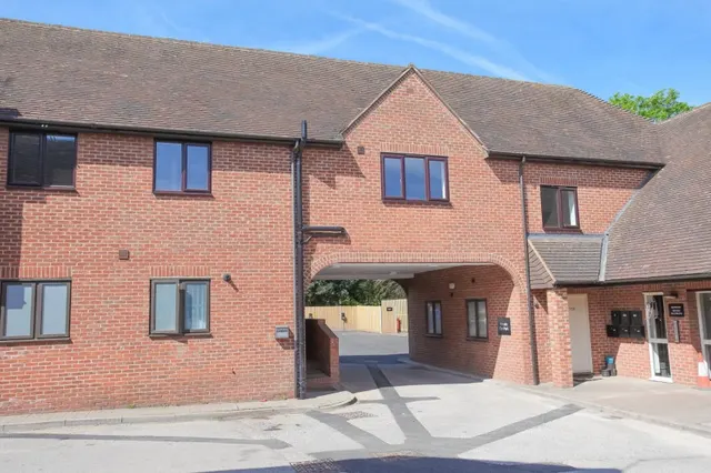 High Street, Wallingford, OX10, photo 1