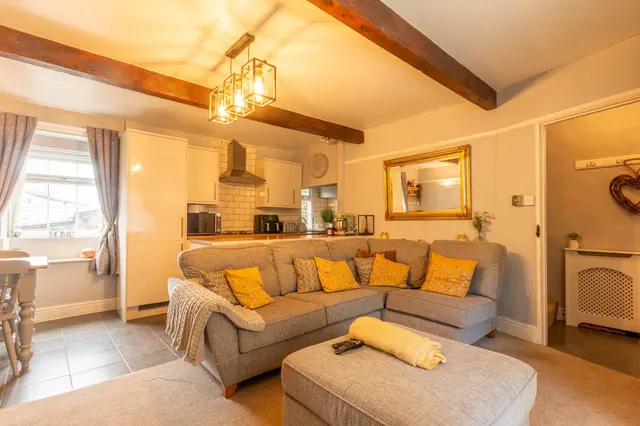 Well Street, Wilsden, BD15, photo 2