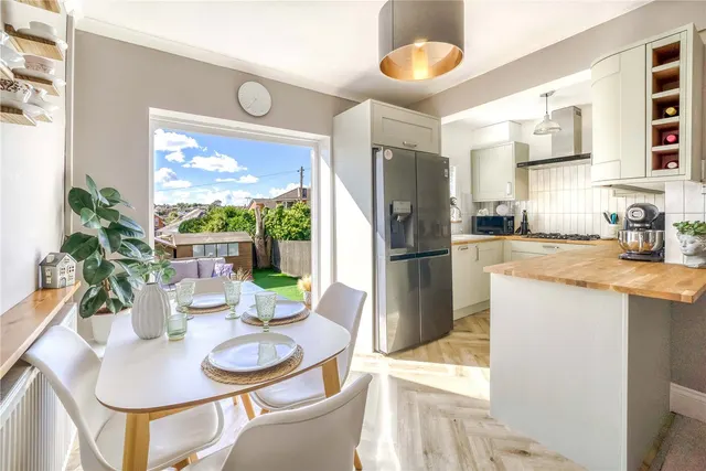Lincoln Road, Parkstone, BH12, photo 2