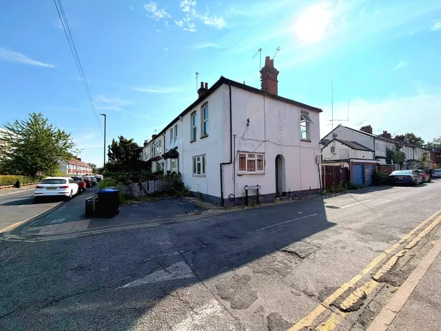 Walton Road, Woking, GU21, photo 1